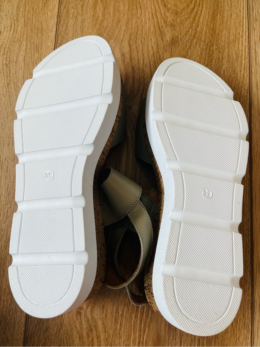 Spring Step Abarah Platform Sandals - Picture 7 of 10